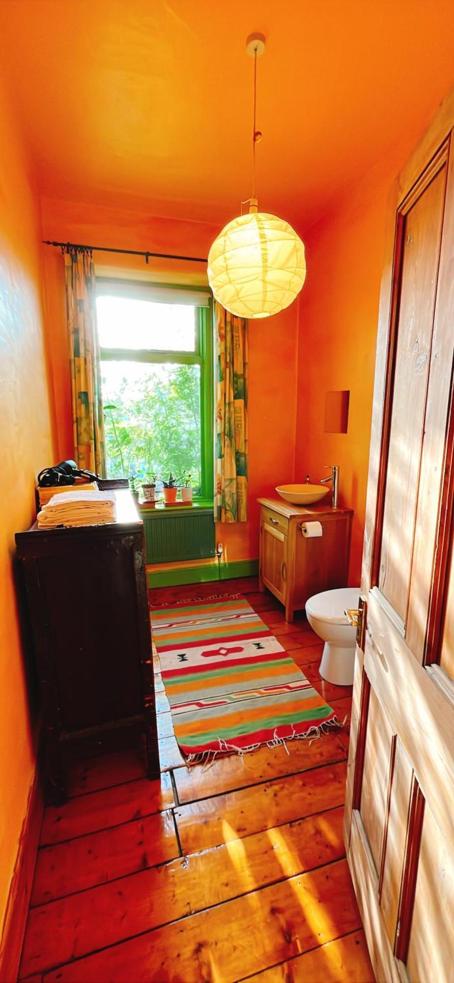 Funky Urban Jungle Bed & Breakfast Cardiff Exterior photo