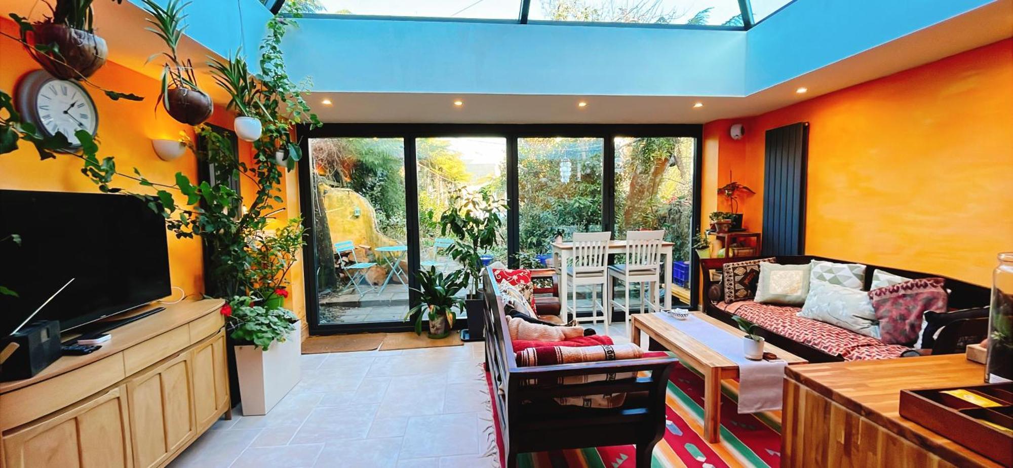 Funky Urban Jungle Bed & Breakfast Cardiff Exterior photo